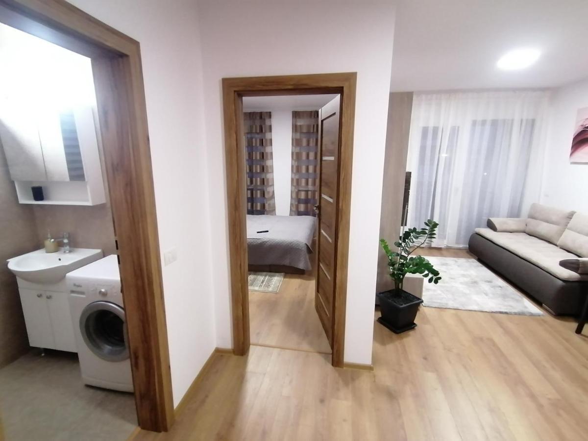 Apartman Sarah Apartment Орадеа Екстериор снимка